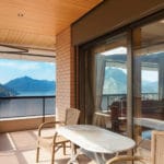 terrasse rundt om hele hjoernet paa hus altan 150x150